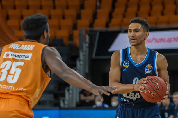 攻守平衡的 攻守平衡的