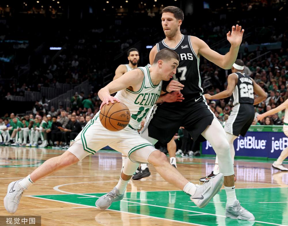 赛场上再次 赛场上再次