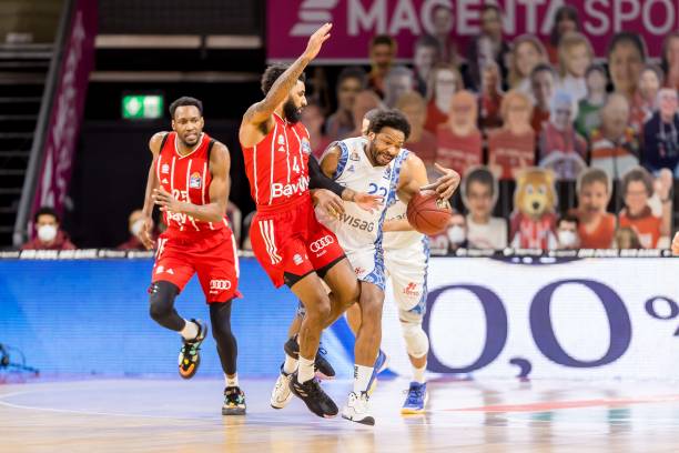 与奥维耶多 与奥维耶多